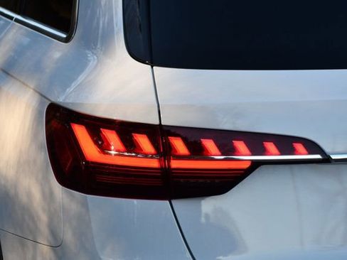 Used 2021 Audi A4 2.0T allroad Premium Plus image 7