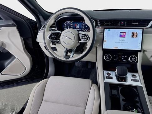 Used 2026 Jaguar F-PACE R-Dynamic S image 25