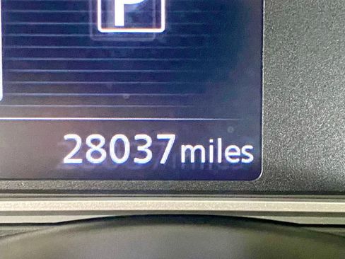 Used 2024 Nissan Versa SV w/ Trunk Package FWD image 20