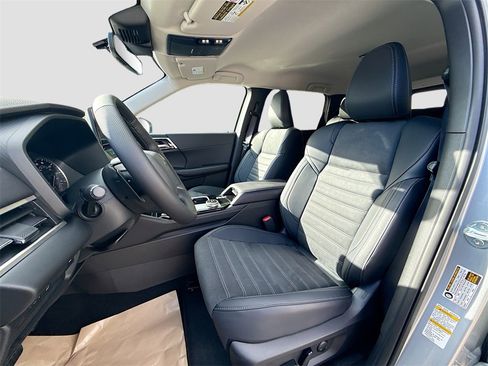 New 2026 Mitsubishi Outlander SE image 22