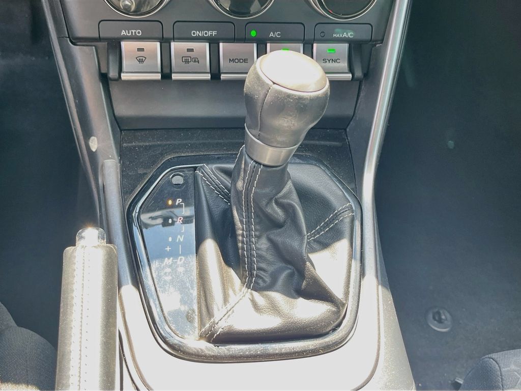 Used 2023 Toyota GR86 RWD image 16