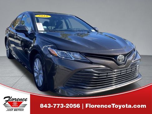 Used 2018 Toyota Camry LE image 1
