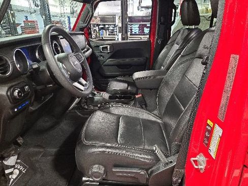 Used 2023 Jeep Wrangler Unlimited Sahara w/ Cold Weather Group AWD/4WD image 14