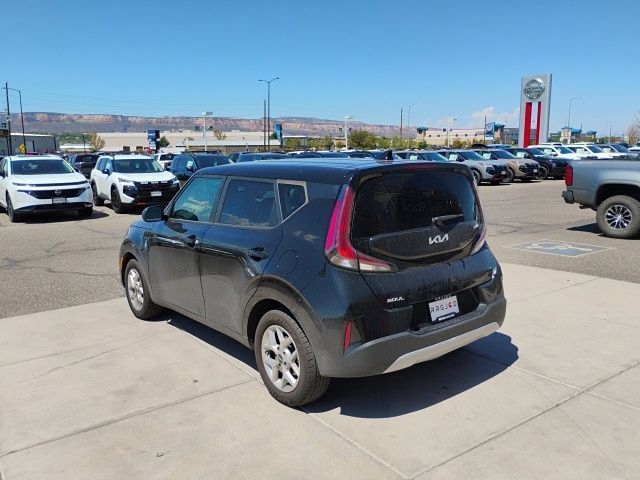 Used 2024 Kia Soul LX w/ Option Group 015 FWD image 4
