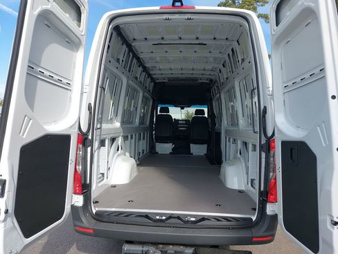 New 2025 Mercedes-Benz Sprinter 2500 image 13
