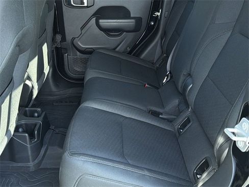 Used 2022 Jeep Gladiator Willys image 23