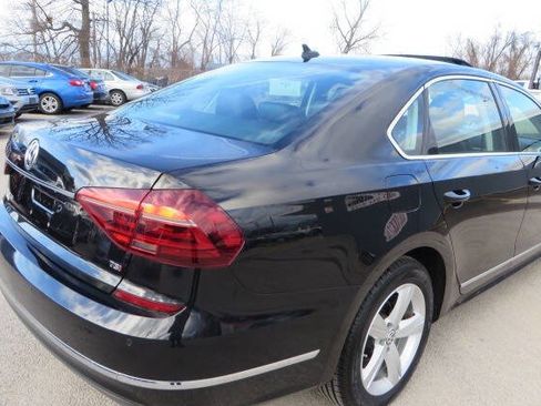 Used 2017 Volkswagen Passat 1.8T SE image 3
