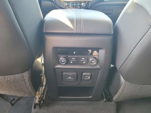 Used 2021 Chevrolet Traverse Premier w/ Redline Edition AWD/4WD image 17