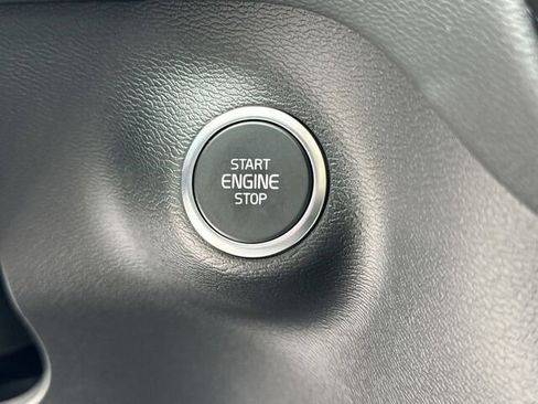 New 2024 Volvo XC40 B5 Plus w/ Climate Package AWD/4WD image 16