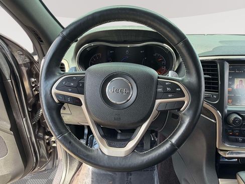 Used 2017 Jeep Grand Cherokee Limited AWD/4WD image 12