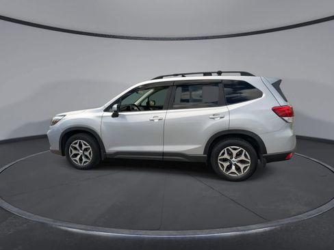 Used 2020 Subaru Forester Premium AWD/4WD image 5