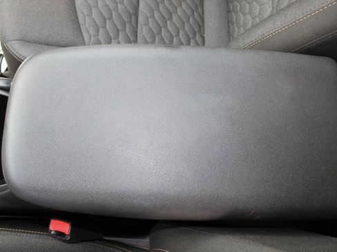 Used 2020 Chevrolet Equinox LT w/ Driver Convenience Package FWD image 17