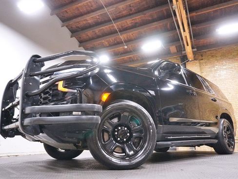 Used 2021 Chevrolet Tahoe 2WD w/ 1FL Safety Package image 3