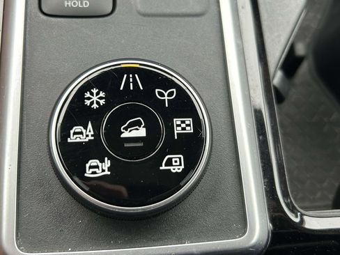 Used 2022 Nissan Pathfinder Platinum w/ Cargo Package image 31