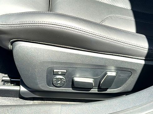 Used 2025 BMW M3 Competition AWD/4WD image 17