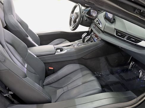Used 2019 BMW i8 Roadster AWD/4WD image 30