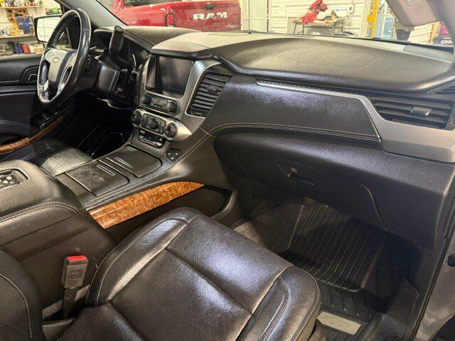 Used 2018 Chevrolet Suburban Premier AWD/4WD image 12