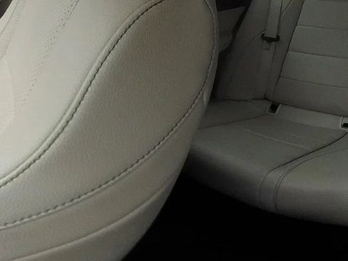 Used 2020 Mercedes-Benz GLE 350 4MATIC image 11