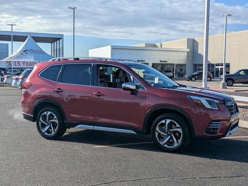 Used 2022 Subaru Forester Touring image 6