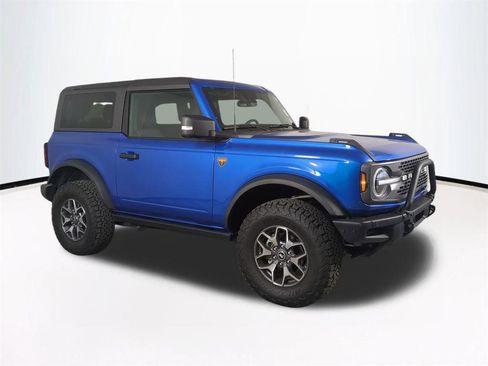 Used 2023 Ford Bronco Badlands image 2