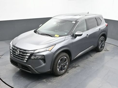 Used 2024 Nissan Rogue SV FWD image 27