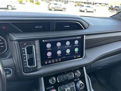 Used 2021 GMC Yukon XL Denali w/ Denali Premium Package AWD/4WD image 8