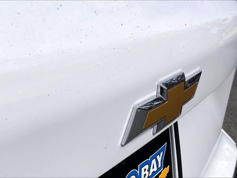 Used 2025 Chevrolet Equinox LT w/ Safety and Technology Package image 8