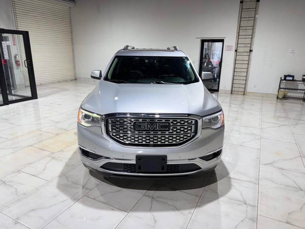 Used 2019 GMC Acadia Denali w/ Technology Package FWD image 2