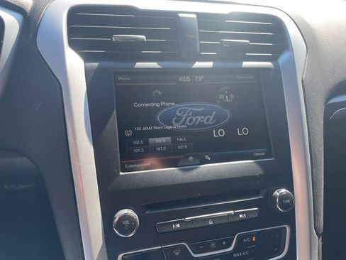 Used 2016 Ford Fusion SE FWD image 11