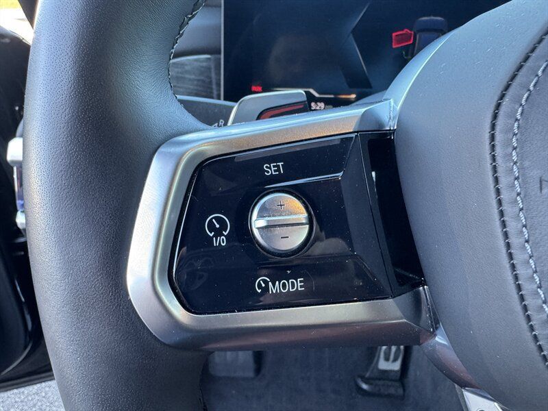 Used 2025 BMW i7 eDrive50 w/ M Sport Package RWD image 27
