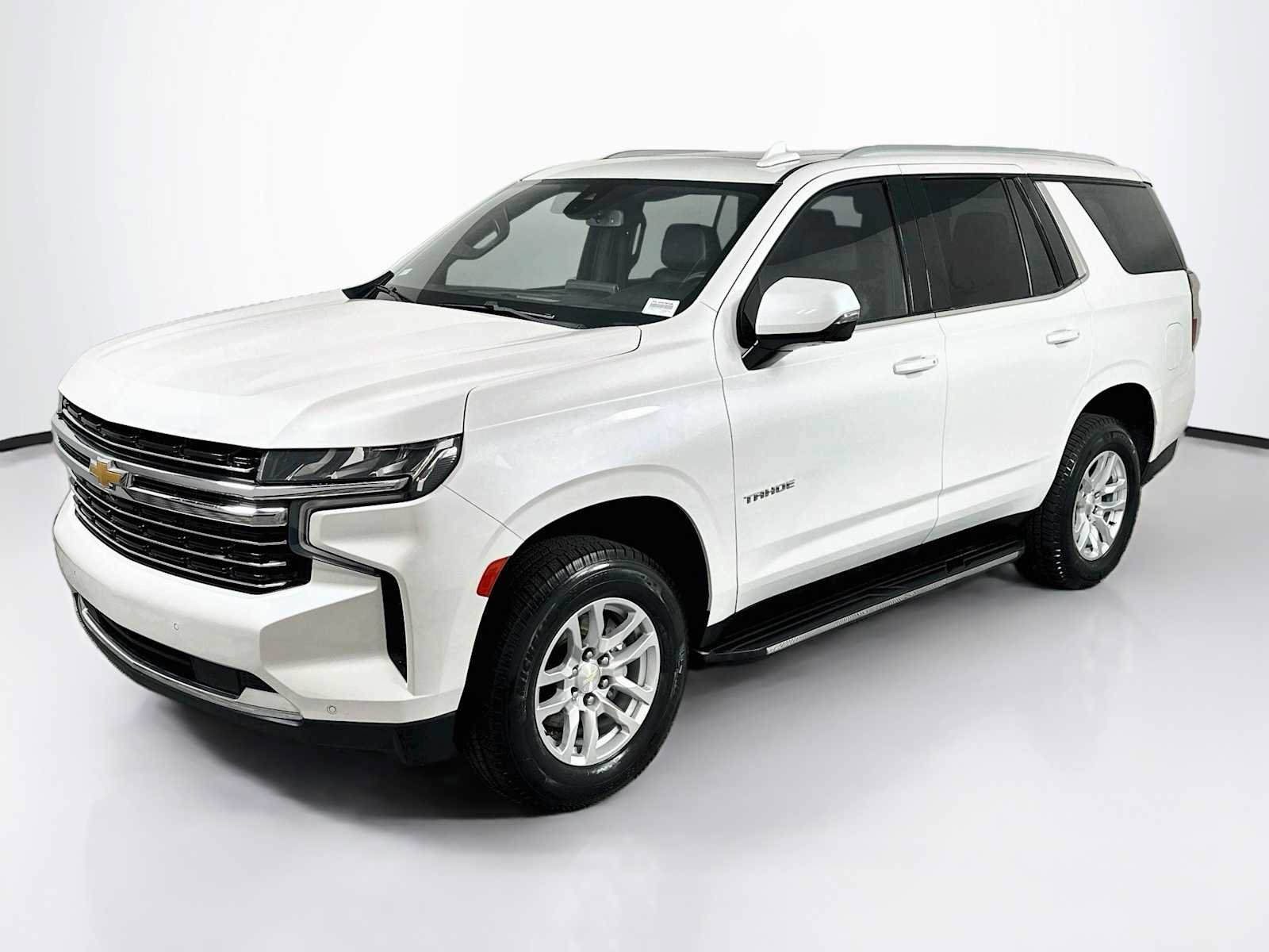 Used 2021 Chevrolet Tahoe LT w/ Luxury Package RWD image 1