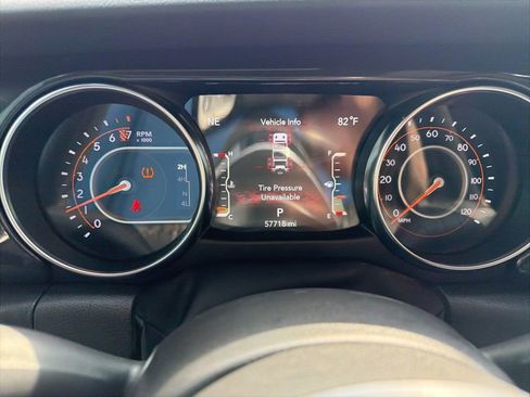 Used 2022 Jeep Wrangler Unlimited Sahara AWD/4WD image 14