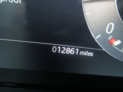 Used 2025 Land Rover Range Rover Evoque Dynamic SE image 28