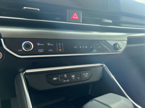 Certified 2026 Kia Carnival SX Prestige image 25