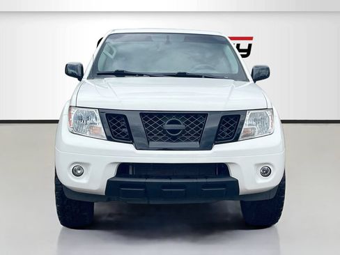 Used 2021 Nissan Frontier SV w/ Midnight Edition Floor Mats AWD/4WD image 2