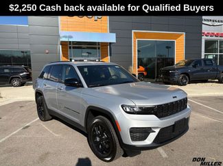 New 2025 Jeep Grand Cherokee Altitude video 1