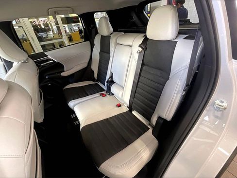 New 2026 Mitsubishi Outlander SE image 10