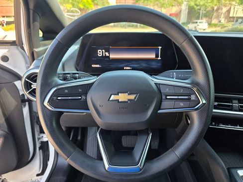 Used 2025 Chevrolet Equinox EV LT FWD image 22