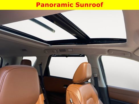 Used 2022 Nissan Pathfinder Platinum w/ Cargo Package AWD/4WD image 18
