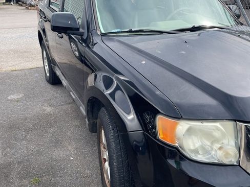 Used 2010 Ford Escape Limited image 3