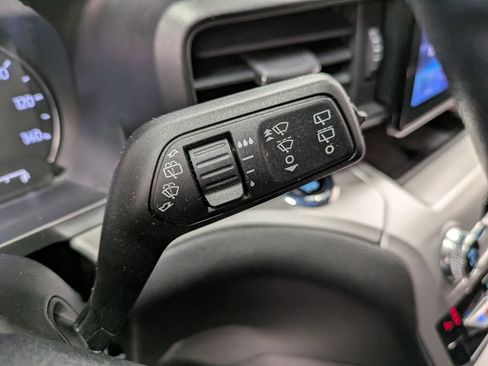 Used 2023 Ford Explorer XLT image 18