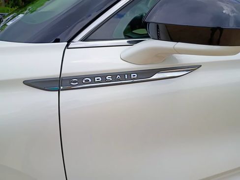 Used 2021 Lincoln Corsair FWD w/ Convenience Package image 19