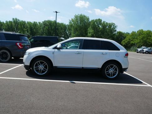 Used 2011 Lincoln MKX AWD w/ 101A Rapid Spec Order Code image 2