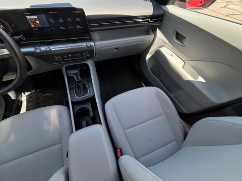 Used 2025 Hyundai Kona SEL AWD/4WD image 36