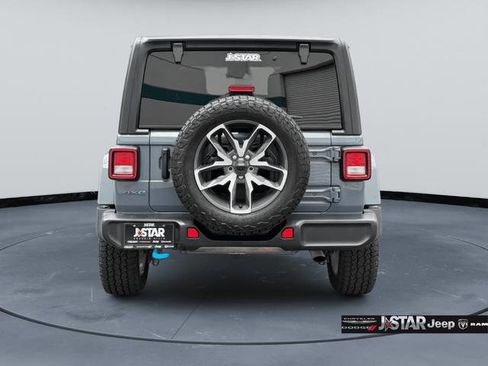 Used 2024 Jeep Wrangler Unlimited w/ LED Headlamp & Fog Lamp Group AWD/4WD image 5