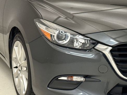 Used 2017 MAZDA MAZDA3 Touring w/ Popular Equipment Package FWD image 5