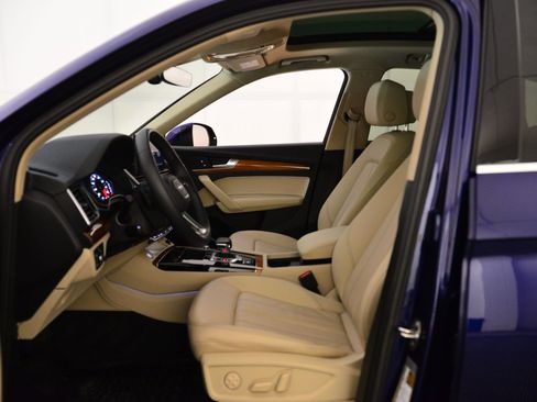 Certified 2023 Audi Q5 Premium w/ Convenience Package image 28