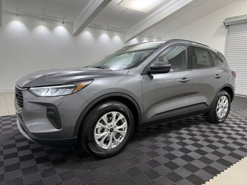 New 2026 Ford Escape Active w/ Active Premium Tech Pack image 3