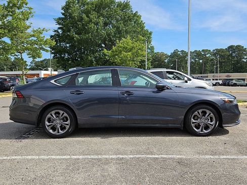 Used 2023 Honda Accord EX image 7