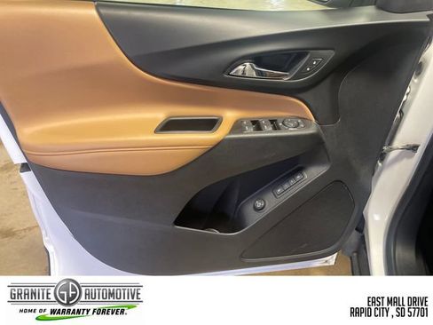 Used 2019 Chevrolet Equinox Premier w/ LPO, Cargo Package FWD image 12